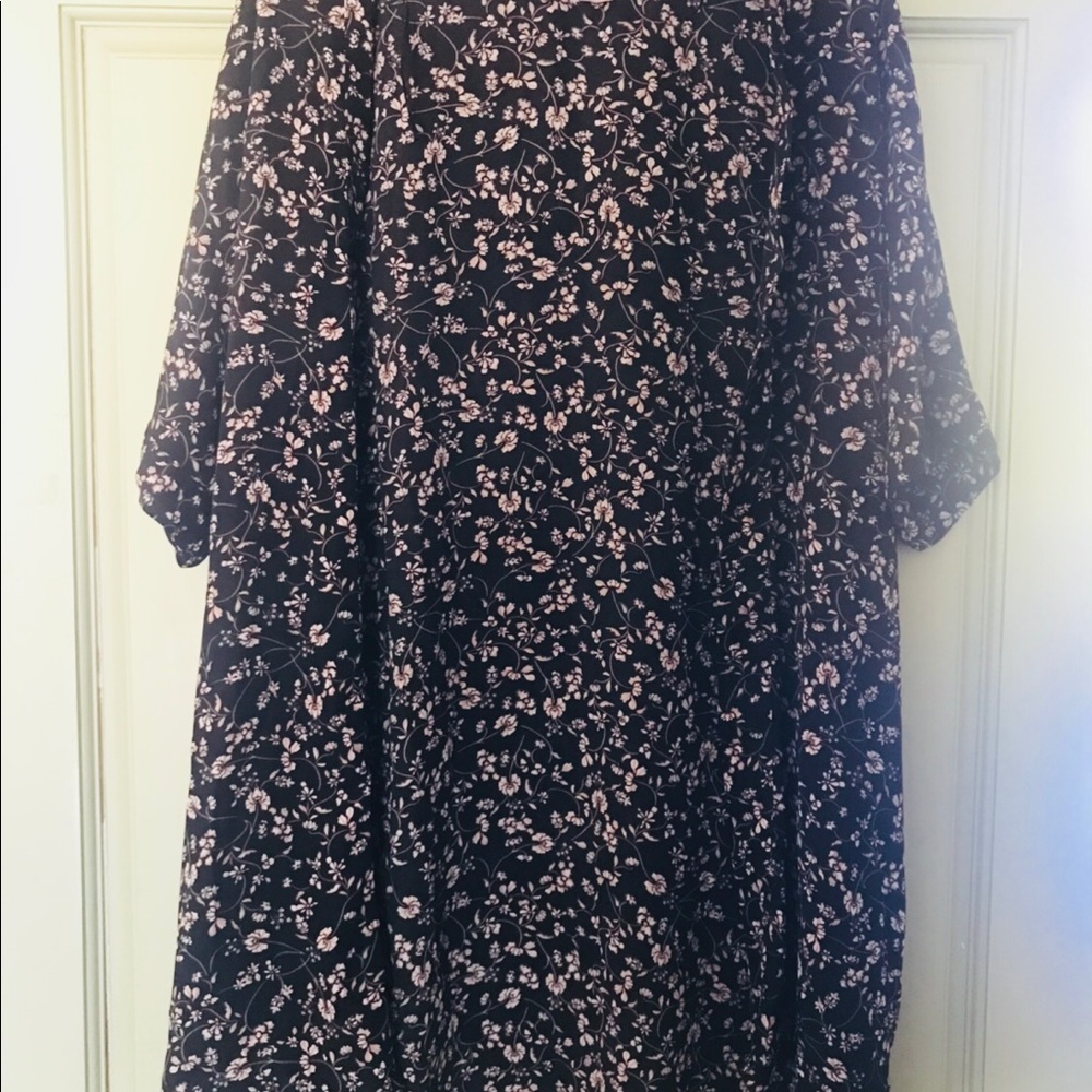Oversized Floral Patterned Kimono